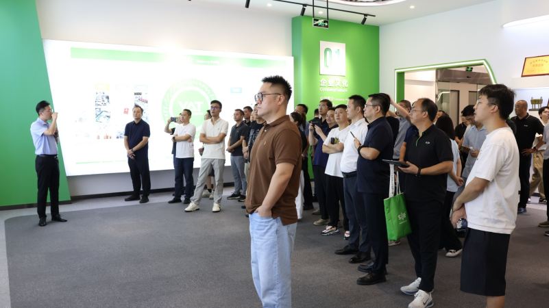 走进亚特电器——嘉兴市高企协会协同市工商联举办“向标杆看齐”研学活动，以精益生产赋能企业提质增效